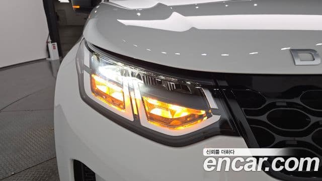 Land Rover Discovery Sport 2025 — ფოტო 36/39