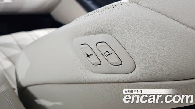 Genesis GV80 2023 — ფოტო 15/33