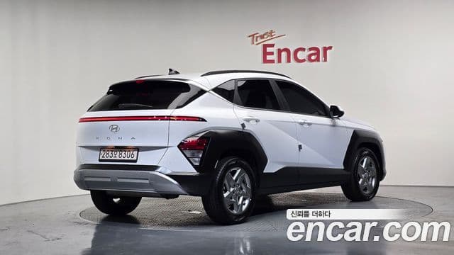 Hyundai Kona 2023 — ფოტო 2/20