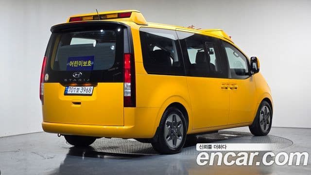 Hyundai Staria 2022 — ფოტო 1/20
