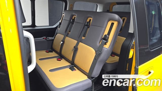 Hyundai Staria 2022 — ფოტო 11/20