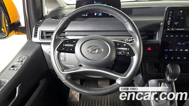 Hyundai Staria 2022 — ფოტო 14/20