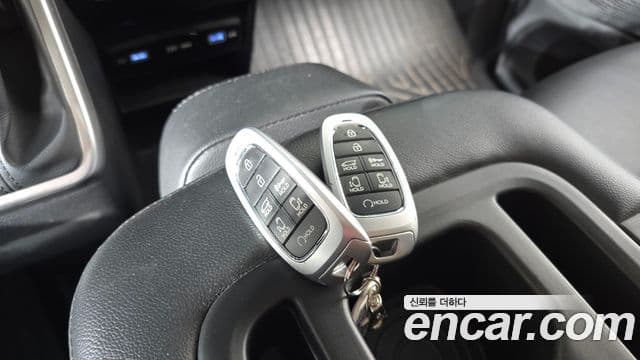 Hyundai Staria 2022 — ფოტო 17/20