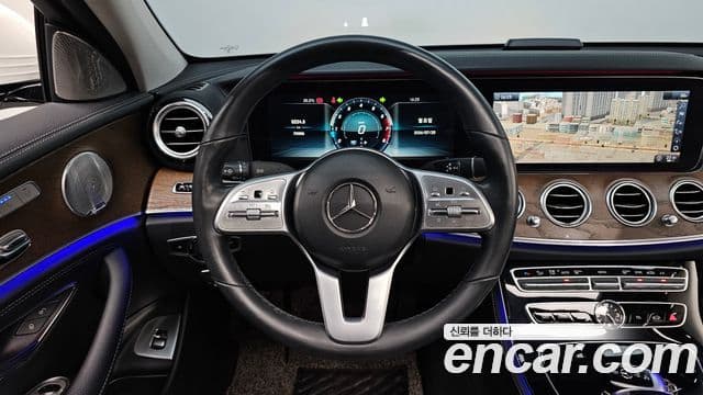 Mercedes-Benz E-Class 2019 — Şəkil 12/20
