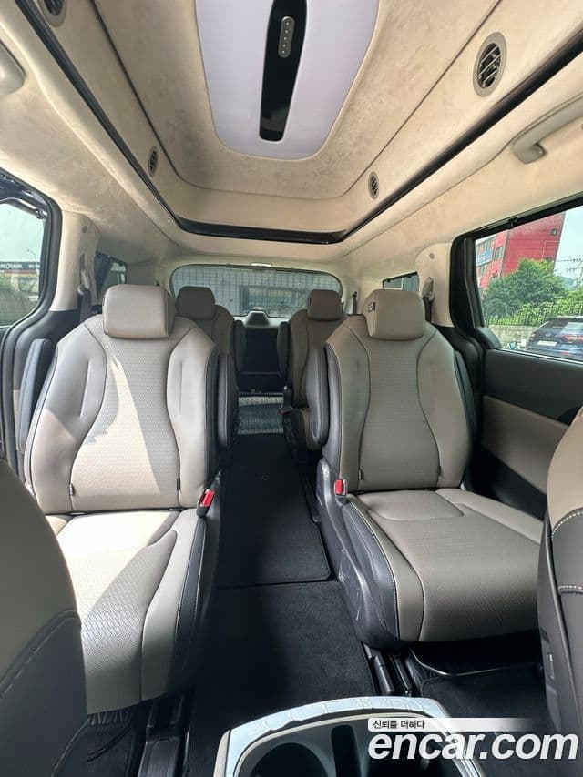 Kia Carnival 2023 — Şəkil 8/12