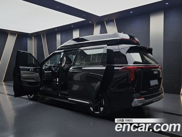 Kia Carnival 2023 — Photo 11/12