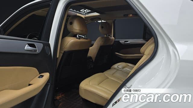 Mercedes-Benz GLE-Class 2018 — Фото 11/20