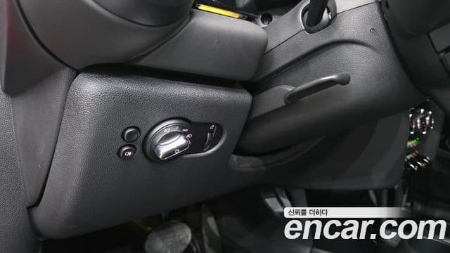 Mini Cooper 2023 — фото 12 из 20