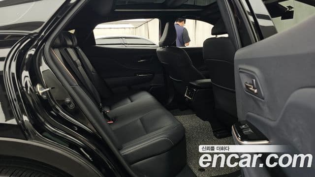 Toyota Crown Crossover 2025 — Şəkil 12/20