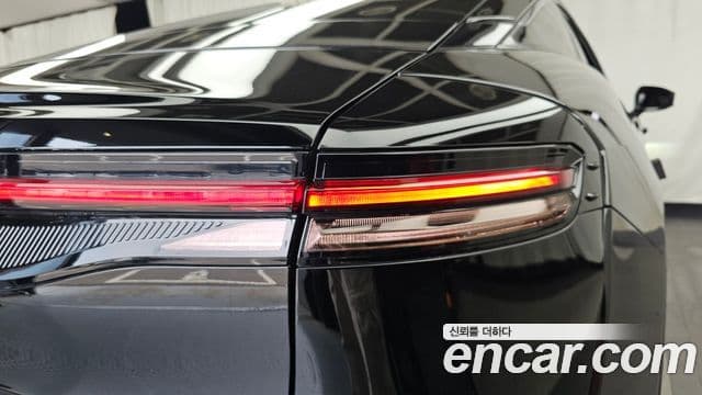 Toyota Crown Crossover 2025 — Şəkil 28/35