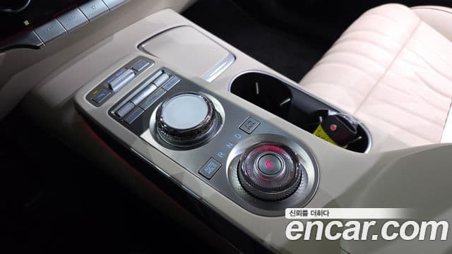 Genesis GV70 2023 — Şəkil 9/20
