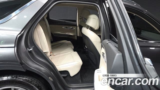 Genesis GV70 2023 — ფოტო 12/20