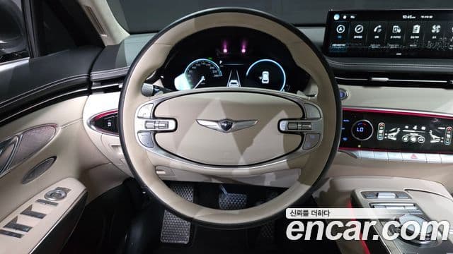 Genesis GV70 2023 — ფოტო 13/20