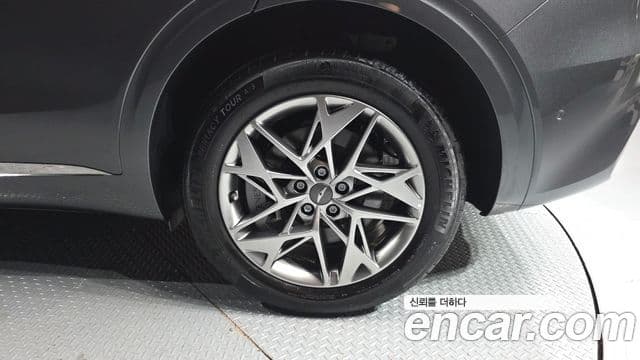 Genesis GV70 2023 — Şəkil 18/35