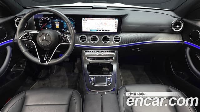 Mercedes-Benz E-Class 2022 — ფოტო 7/20