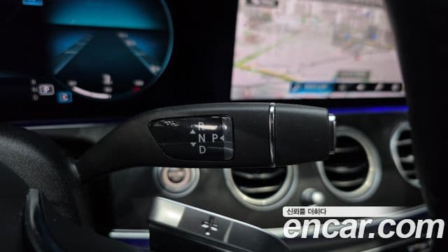 Mercedes-Benz E-Class 2022 — ფოტო 9/20