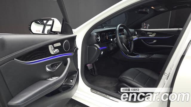 Mercedes-Benz E-Class 2022 — ფოტო 10/20