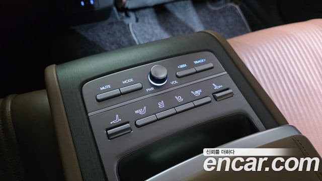 Hyundai Grandeur Hybrid 2023 — Photo 40/45