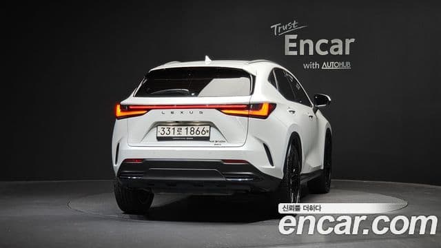 Lexus NX350h 2022 — ფოტო 4/20