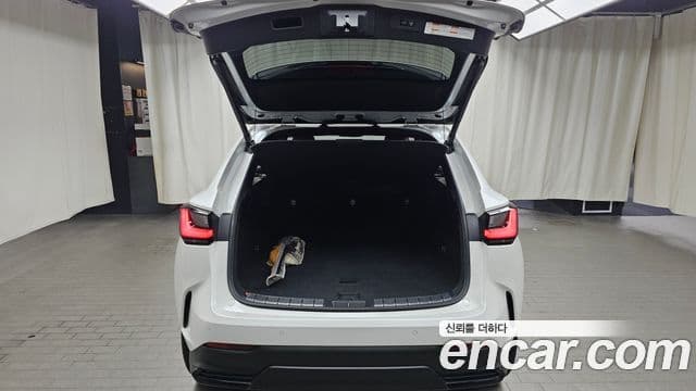 Lexus NX350h 2022 — ფოტო 18/20