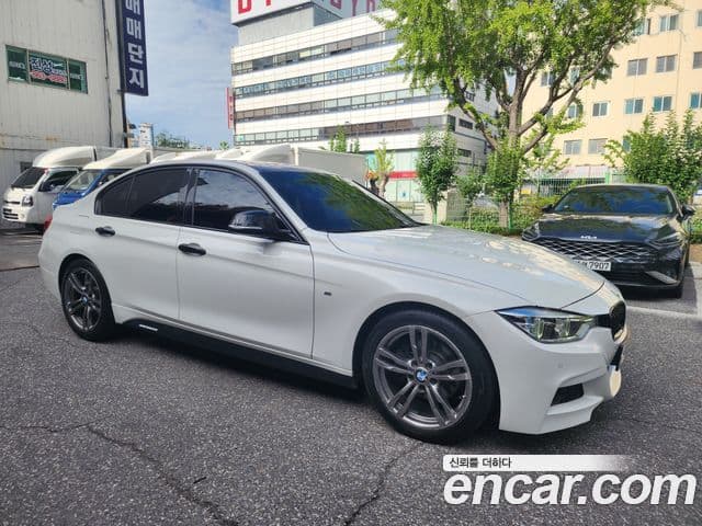 BMW 3 Series 2018 — Şəkil 12/18