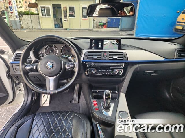 BMW 3 Series 2018 — Şəkil 6/18