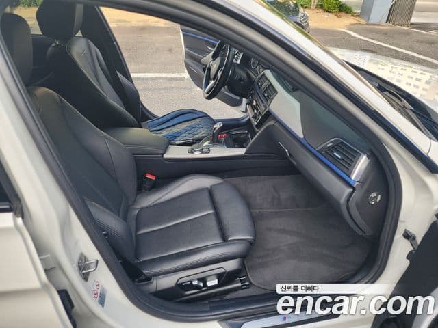 BMW 3 Series 2018 — Şəkil 7/18
