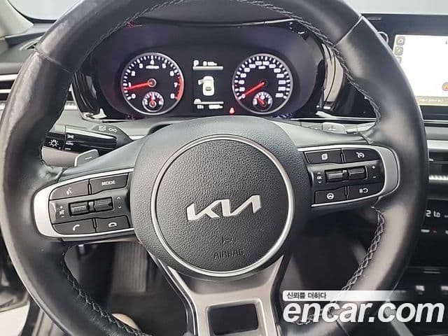 Kia K5 2022 — Şəkil 17/18