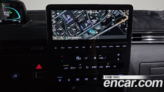 Hyundai Staria 2025 — ფოტო 14/20