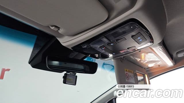 Hyundai Staria 2025 — Şəkil 16/20