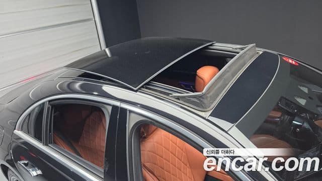 Mercedes-Benz S-Class 2022 — Photo 17/33