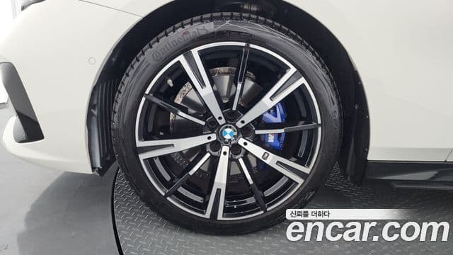 BMW 5 Series 2025 — фото 4 из 20