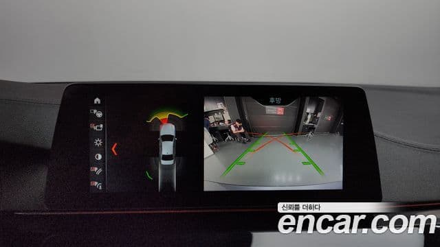BMW 5 Series 2018 — Şəkil 14/20