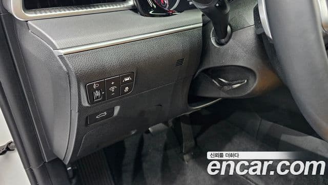 Kia K5 2021 — ფოტო 17/20