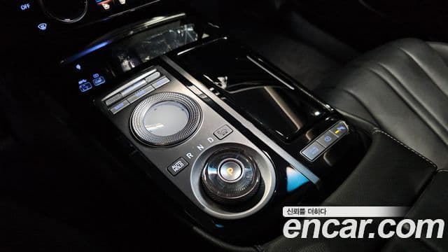 Genesis Electrified G80 2020 — Şəkil 9/20