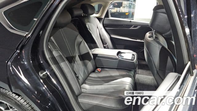 Genesis Electrified G80 2020 — Şəkil 11/20