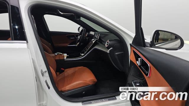 Mercedes-Benz C-Class 2023 — ფოტო 18/20