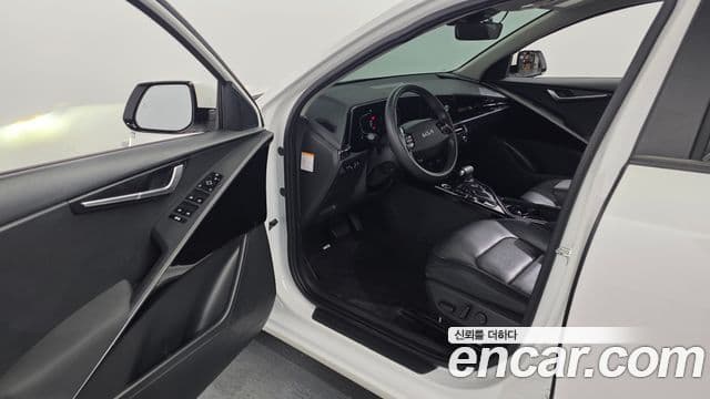 Kia Niro 2022 — Şəkil 21/35