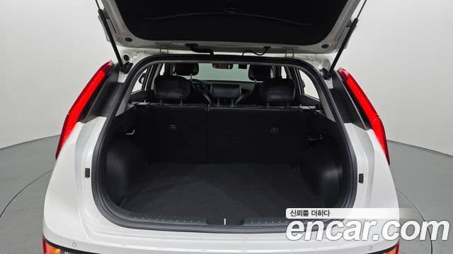 Kia Niro 2022 — Şəkil 29/35
