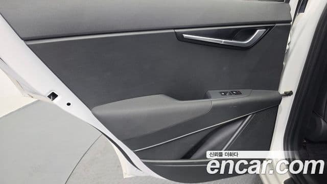 Kia Niro 2022 — Şəkil 32/35