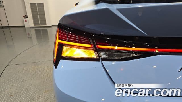 Hyundai The New Avante Hybrid 2022 — Photo 2/35