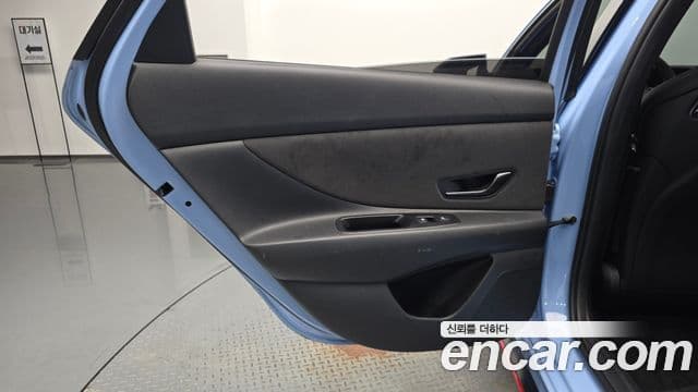 Hyundai The New Avante Hybrid 2022 — Photo 20/35