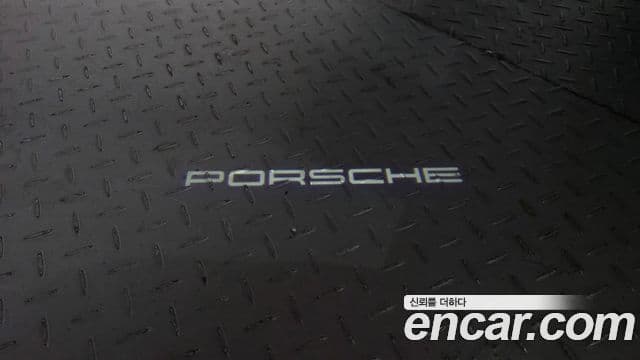 Porsche Cayenne 2023 — ფოტო 19/20