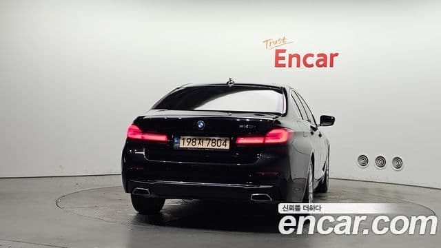 BMW 5 Series 2021 — ფოტო 4/20