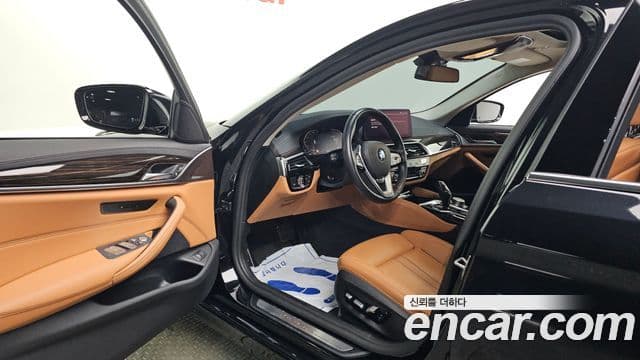 BMW 5 Series 2021 — ფოტო 10/20