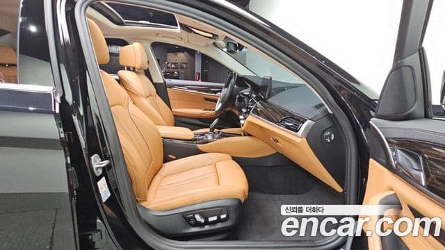 BMW 5 Series 2021 — ფოტო 12/20