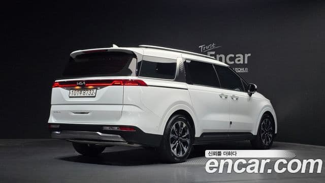 Kia Carnival 2023 — Şəkil 2/20