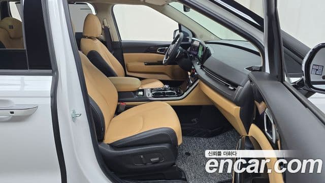 Kia Carnival 2023 — Şəkil 11/20