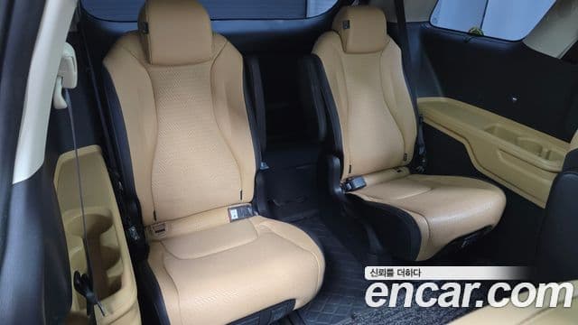 Kia Carnival 2023 — Şəkil 13/20