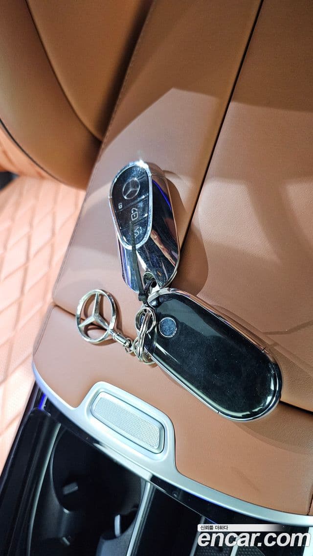 Mercedes-Benz S-Class 2021 — Photo 30/32